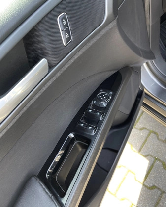 Ford Mondeo cena 51900 przebieg: 257000, rok produkcji 2015 z Warszawa małe 742
